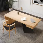 صورة زكار – مكتب خشب طبيعي بسطح يدوي مستوحى من عقد الخشب