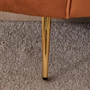 صورة أريكة كينيف الحديثة بثلاث مقاعد ذات تصميم منحني