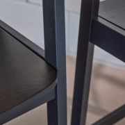 صورة إلفو  -كرسي البار العصري –خشب  طبيعي مع مقعد مبطن