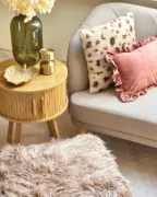 صورة .إليز طاولة جانبية- من الخشب الطبيعي